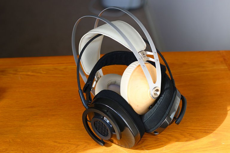 Nighthawk carbon headphones clearance